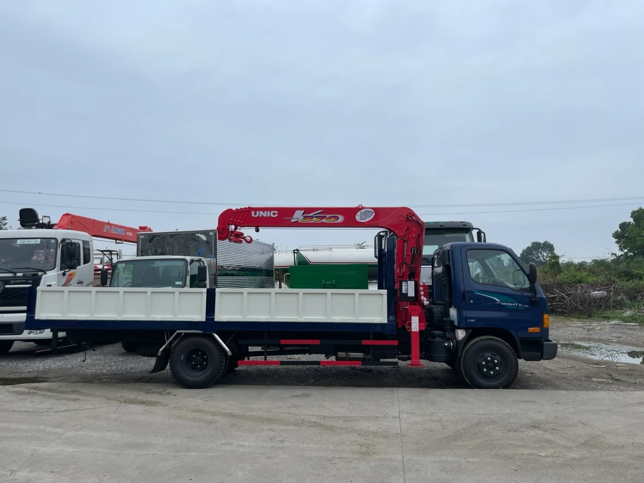 Cẩu tự hành 3 Tấn 5 Khúc: Sức mạnh vận tải đa năng trên khung gầm Hyundai 110XL