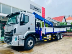 CẨU TỰ HÀNH 8 TẤN GẮN TRÊN XE CHENGLONG 3 CHÂN 2 CẦU THẬT