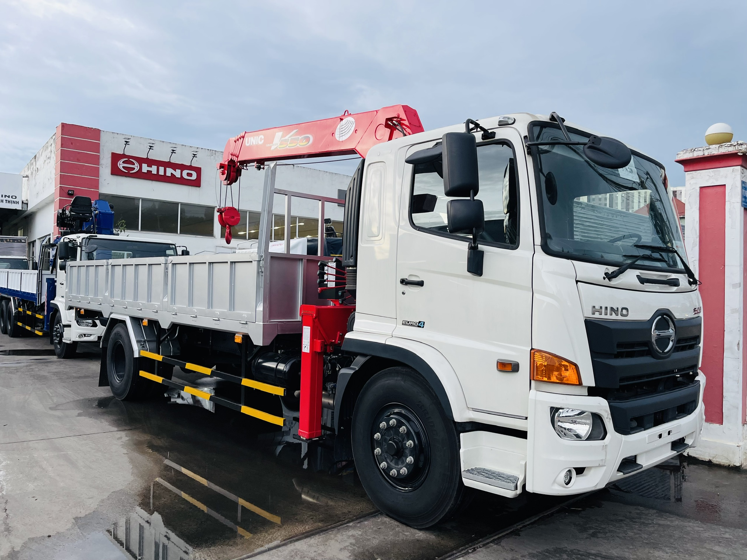 Xe cẩu 5 tấn Hino FG8JP8A gắn cẩu UNIC