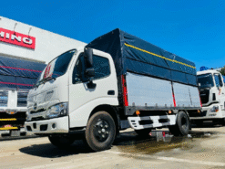 XE TẢI HINO 1.9 TẤN XZU650L THÙNG MUI BẠT 4,5M