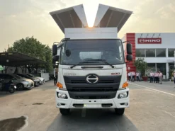 XE TẢI HINO 15 TẤN FL8JW8A THÙNG CÁNH DƠI 9,4M