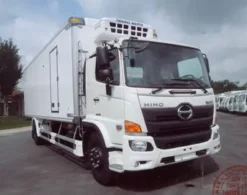 Xe đông lạnh 7 TẤN: FG8JT7A (THÙNG 8.2M)