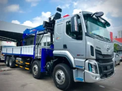 CẨU TỰ HÀNH 12 TẤN GẮN TRÊN XE CHENGLONG 4 CHÂN