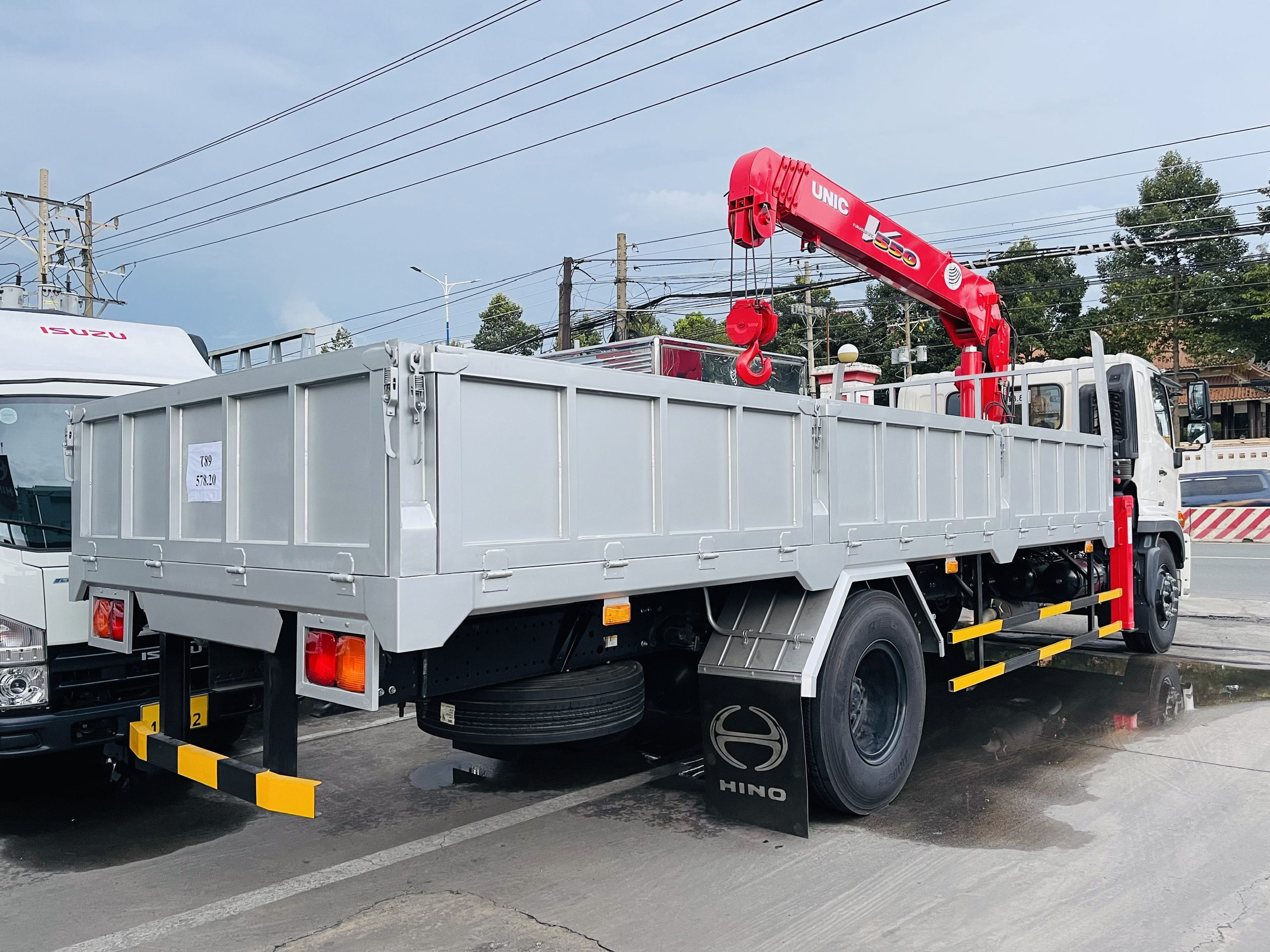 Thiết kế mạnh mẽ, hiện đại và bền bỉ