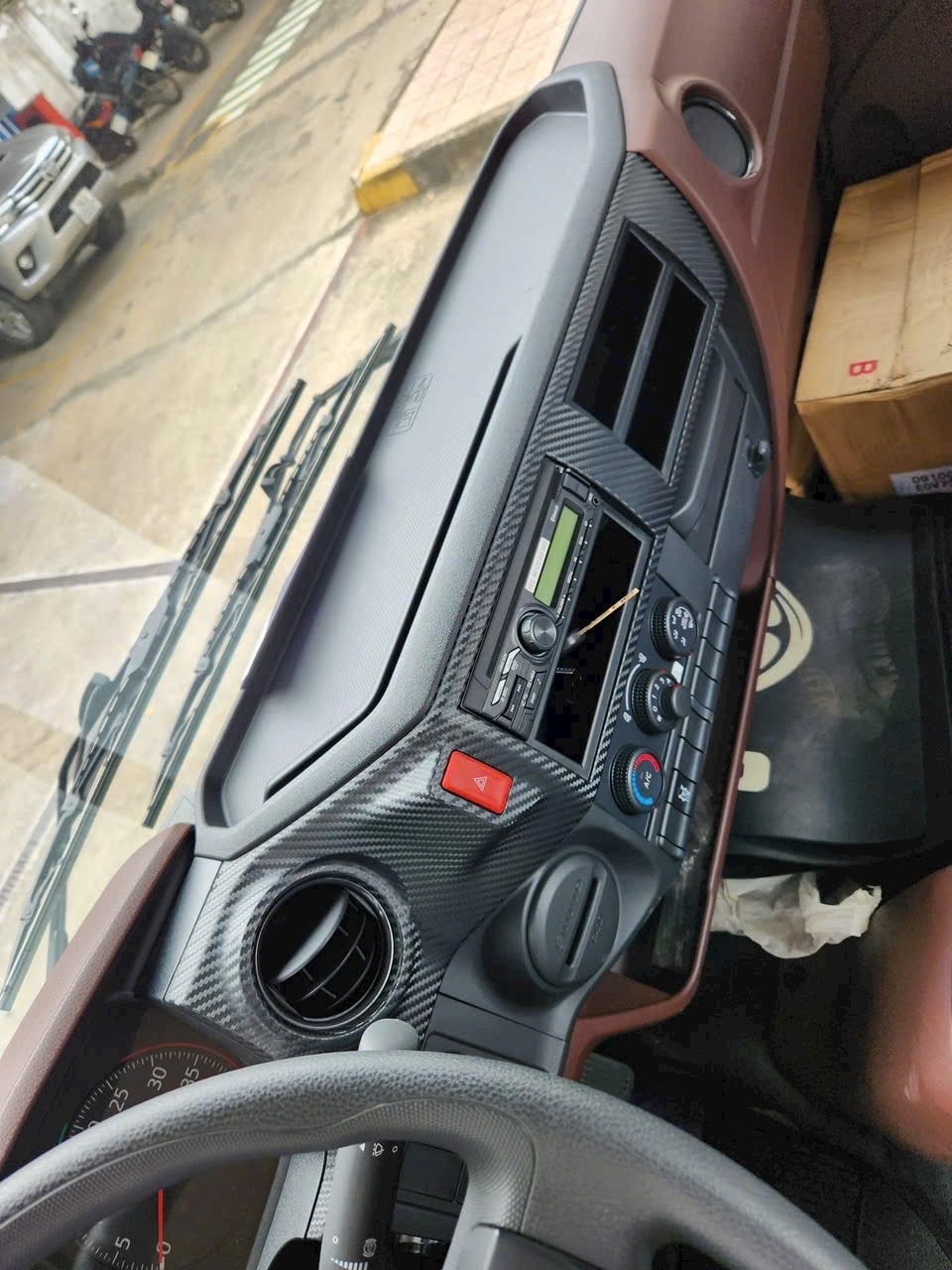 Giá xe tải Hino 6 tấn 4