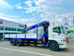 CẨU TỰ HÀNH 8 TẤN GẮN TRÊN XE HINO FM8JW8A 3 CHÂN 2 CẦU THẬT
