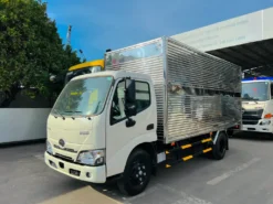 XE TẢI HINO 1,9 TẤN THÙNG KÍN 4,5M
