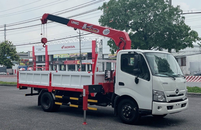 xe Hino XZU720L gắn cẩu tự hành UNIC 344