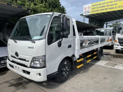 3.49 TẤN: XZU720 (THÙNG 4.5M)