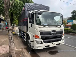 XE TẢI HINO 15 TẤN FL8JW8A THÙNG MUI BẠT 9,4M